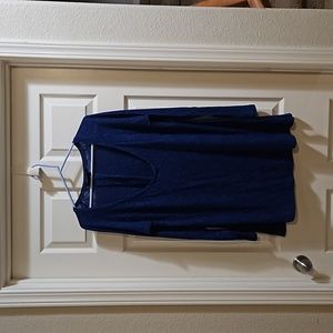 Long sleeve scoop neck shirt